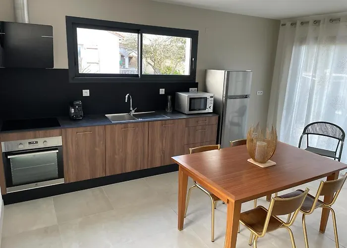 Neuf Et Moderne Au Coeur De La Camargue Saint-Laurent-dʼAigouze